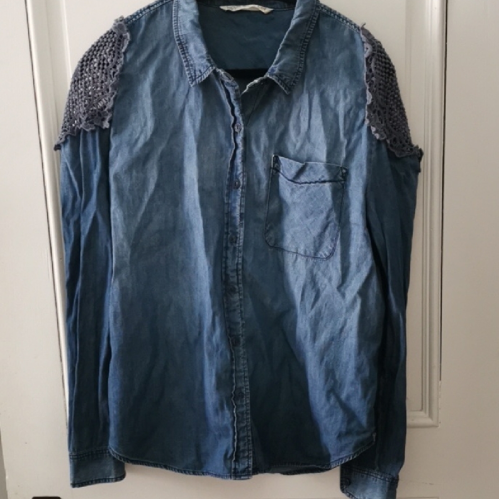 Womens hippie laundry denim button down shirt with crochet shoulder details. XL